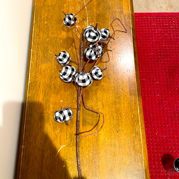 Pumpkin Stem Accent - Picture 2 of 2